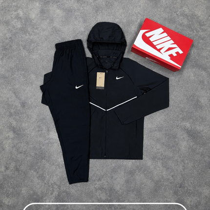 Collection image for: Nike Tracksuits