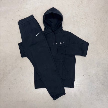 Collection image for: Nike Winter Tracksuits