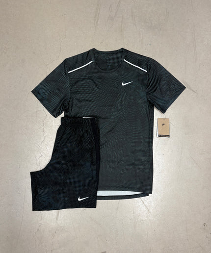Nike New Black Dri-Fit Patterned Miler Set