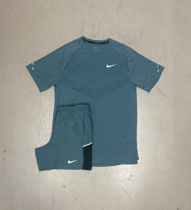 Nike Mineral Slate Stride Tee Full Set