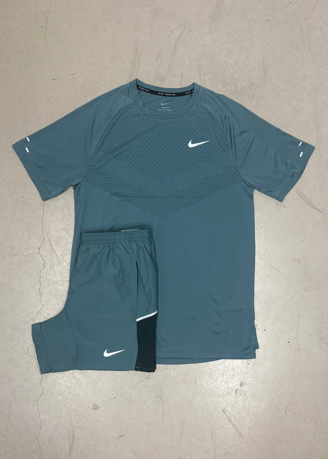 Nike Mineral Slate Stride Tee Full Set