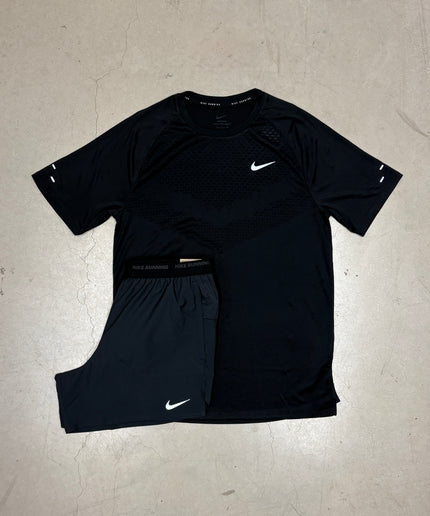 Nike Black Stride Tee x Black Flex Shorts Set