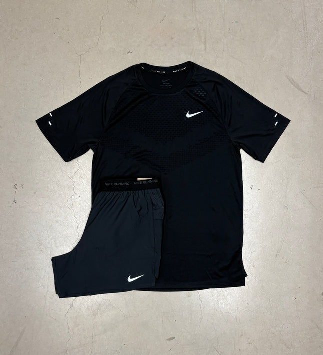 Nike Black Stride Tee x Black Flex Shorts Set