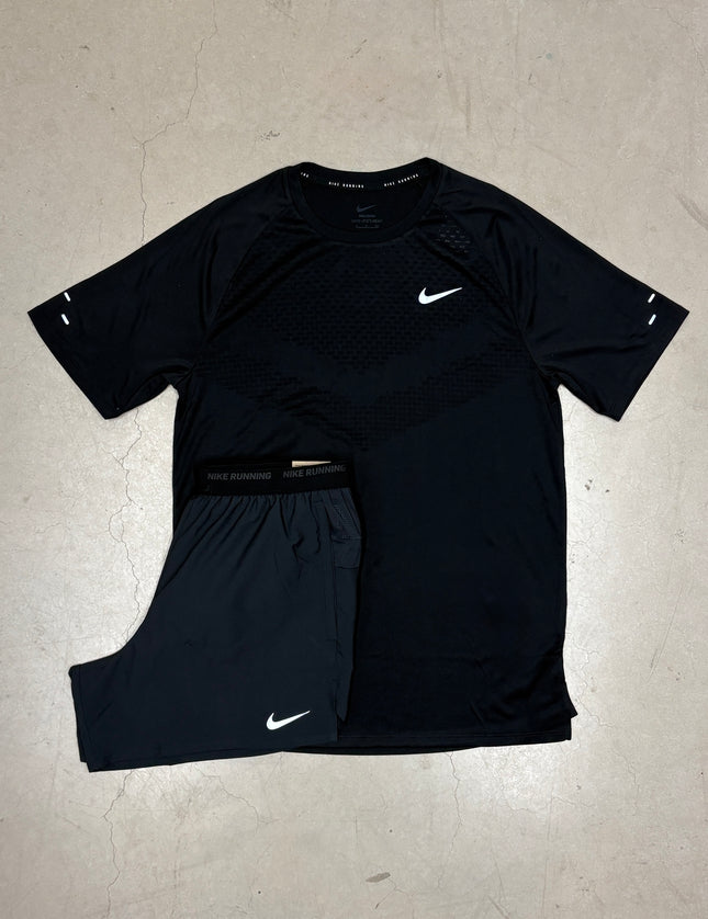 Nike Black Stride Tee x Black Flex Shorts Set