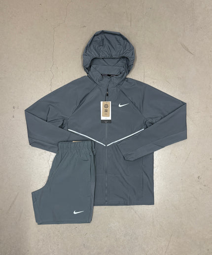 Nike Smoke Grey Packable Miler Jacket x Grey Challenger Shorts