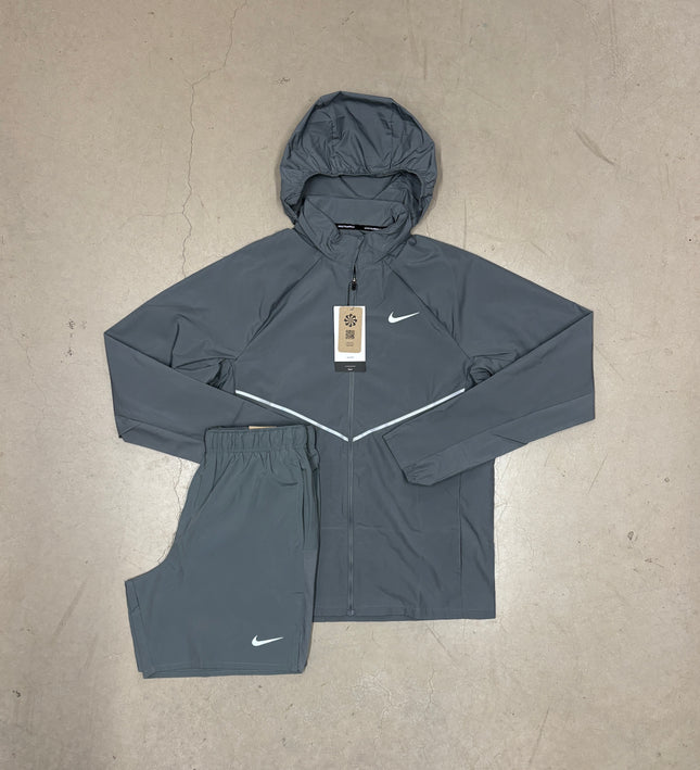 Nike Smoke Grey Packable Miler Jacket x Grey Challenger Shorts