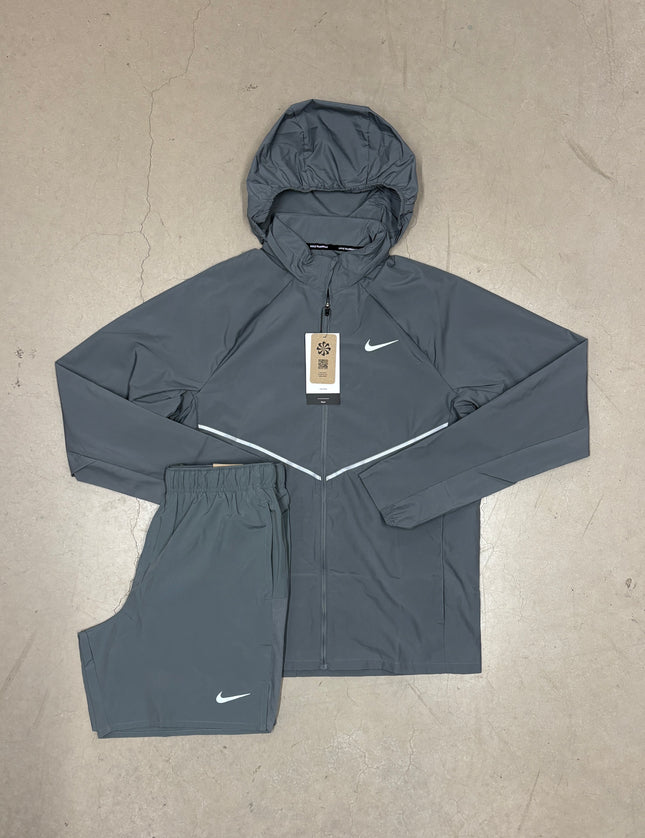 Nike Smoke Grey Packable Miler Jacket x Grey Challenger Shorts
