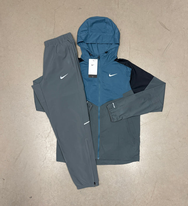 Nike Smoke Grey/Blue Windrunner Jacket x Nike Grey Miler Challenger Pants